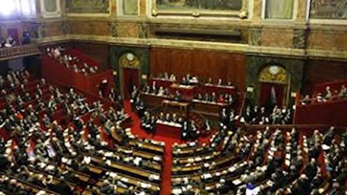 French MPs, Senators and mayors protest prison-making measures in Liberty