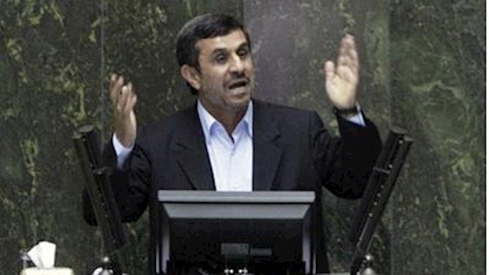 Brawl between Ahmadinejad supporters, rivals outside Majlis during questioning
