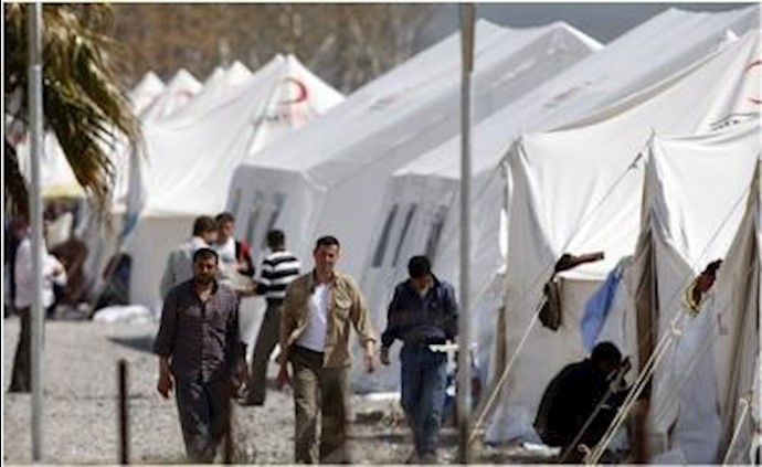 More than 1,000 Syrian refugees flee to Turkey in single day