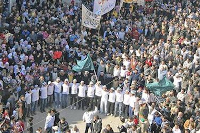Thousands protest, UN chief condemns Syria