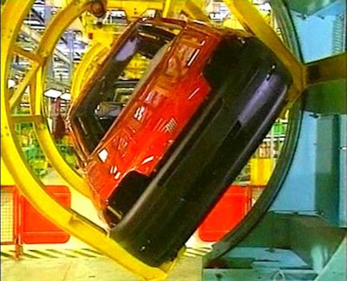Italian automaker Fiat and truck-making Fiat Industrial halt sales to Iran