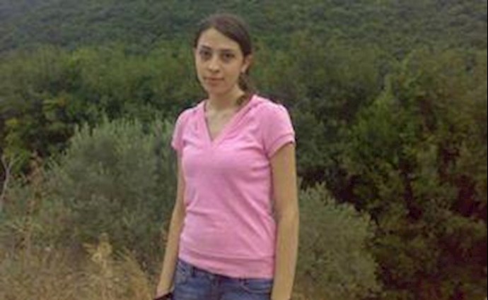 Judge releases Syrian activist Yara Sammas on bail