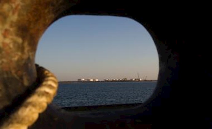 Iran drafts bill to block Hormuz for Gulf oil tankers