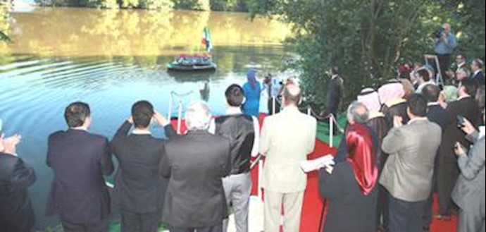  'Maryam Rajavi in the ceremony marking the beginning of Ramadan, in solidarity with the Syrian People’s movement in Auvers-sur-Oise near Paris'