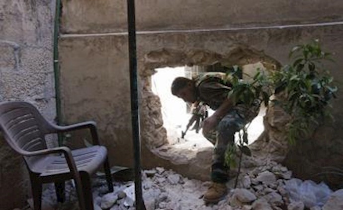 Syrian army pounds Damascus districts in predawn attack