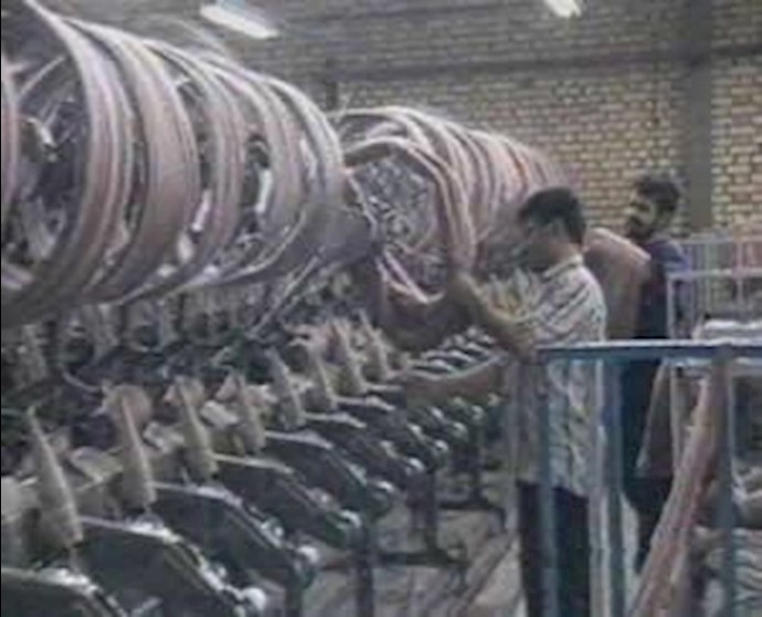 Textile workers protest to 26 month due wage: Iran