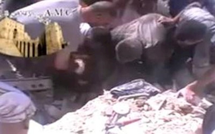 Syria jets ’bomb Aleppo’ ahead of Brahimi UN briefing