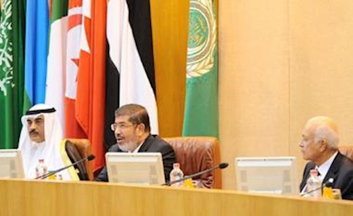 Egypt president calls for ’change’ in Syria