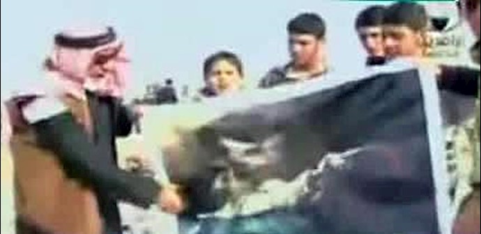 Protests in Iraq continue demanding Maliki overthrow, condemning Iran meddling Protests in Iraq continue demanding Maliki overthrow, condemning Iran meddling
