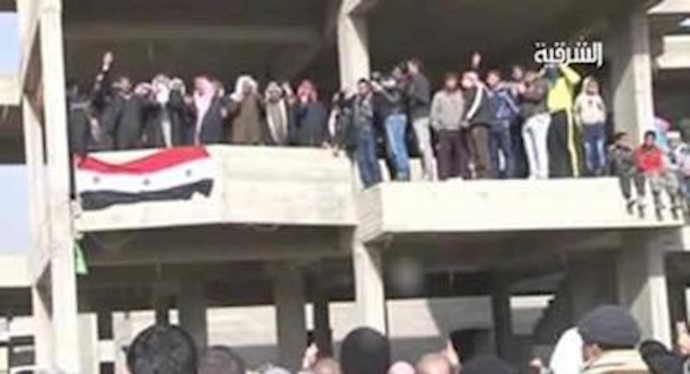 Security forces fire air rifle to disperse crowds in Mosul