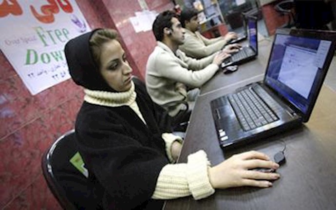 Iran takes actions against two student bloggers for teaching to make smoke bombs