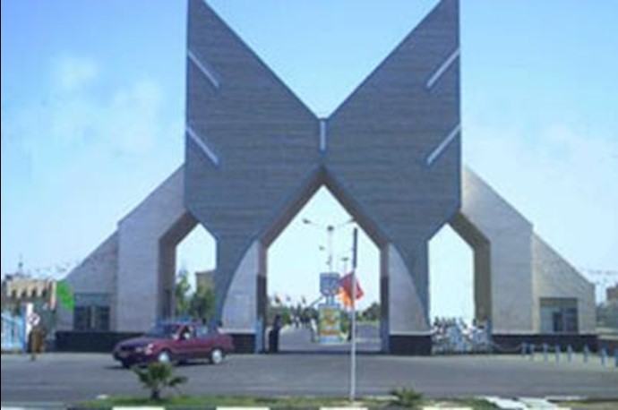 Iranian regime suppresses student activists, bloggers