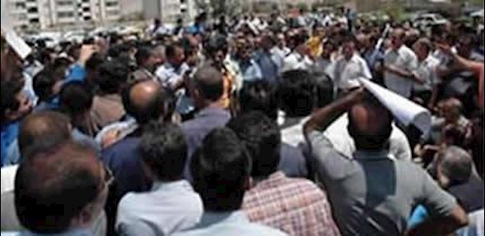 People of major southeastern Iranian city protest execution of 16 locals
