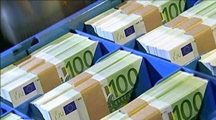 Bagfuls of cash show Iran currency squeeze behind nuclear thaw Bagfuls of cash show Iran currency squeeze behind nuclear thaw