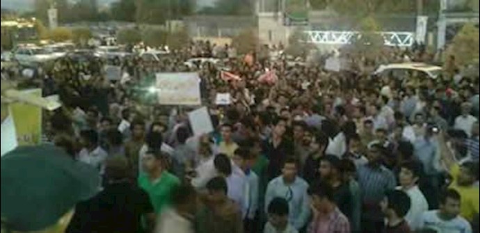 Iran: Bandar Abbas rallies continue, despite arrest of 35 protesting youths