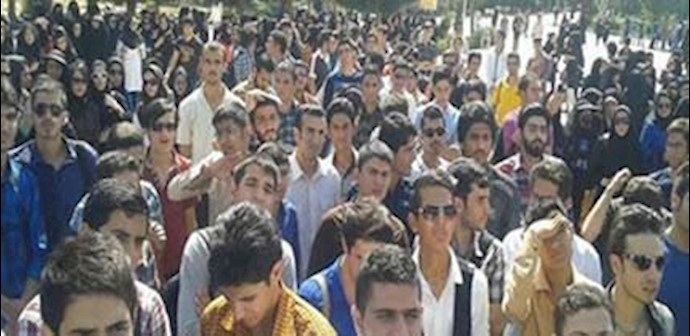 Iran: Over 2,000 students of Damaghan University stage protest rally