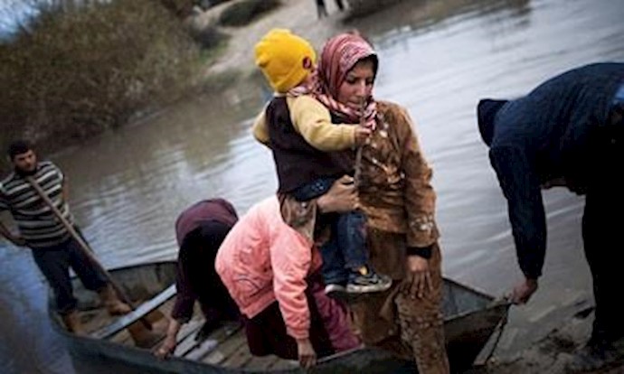 Australia agrees to take 500 Syrian refugees under UNHCR crisis plan