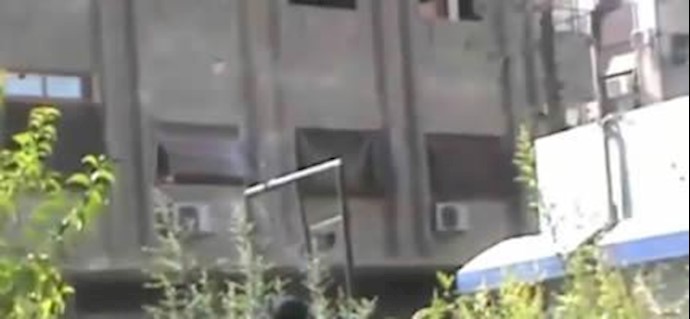 Mortar barrage against Assad’s Tashrin Palace by Syrian fighters