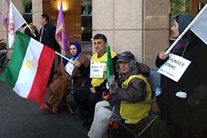Melbourne Iranians join hunger strike to release seven Camp Ashraf hostaegs