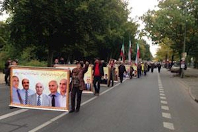 Berlin: Thousands of Iranians call on UN, US to save 7 Ashraf hostages