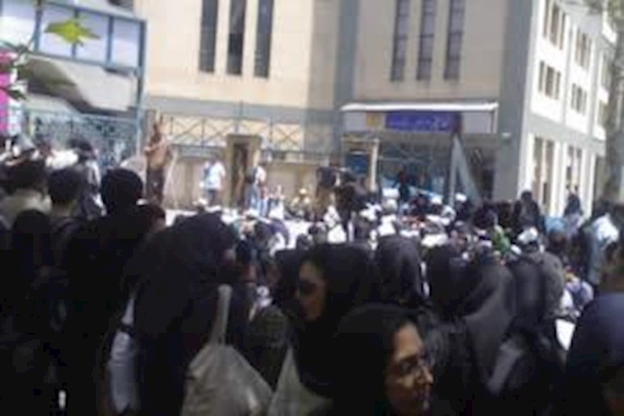 Tehran’s al-Zahra University students protest mandatory uniforms