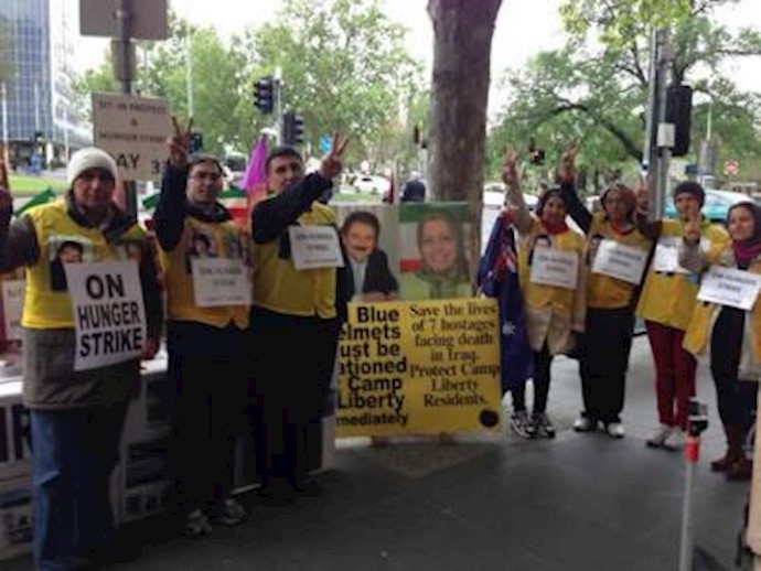 Why are five people on a hunger strike outside the Department of Foreign Affairs in Melbourne?