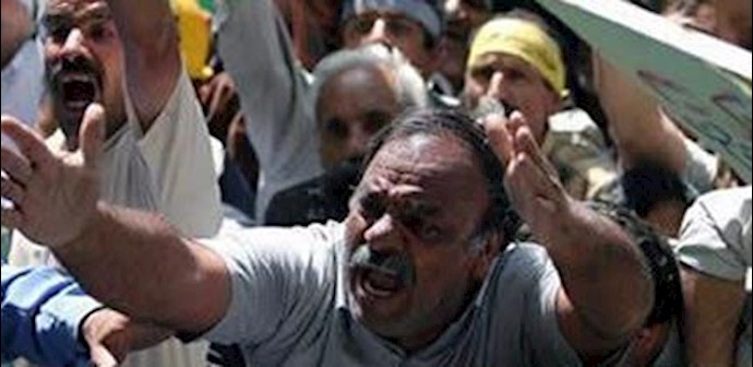 Protests, clashes in various Iranian cities and districts