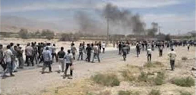 Clashes with security forces inside Iranian cities