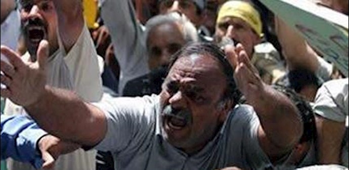 Iranian workers hold major protest rallies in various cities