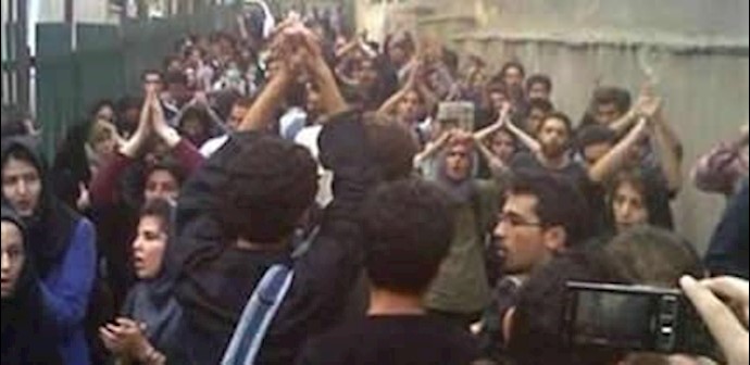 Iranian student and workers protests escalating
