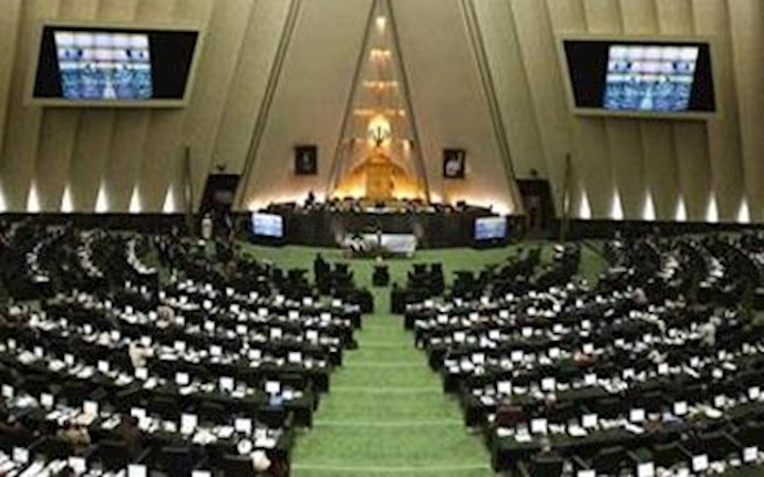 Iran’s parliament dismisses labor minister
