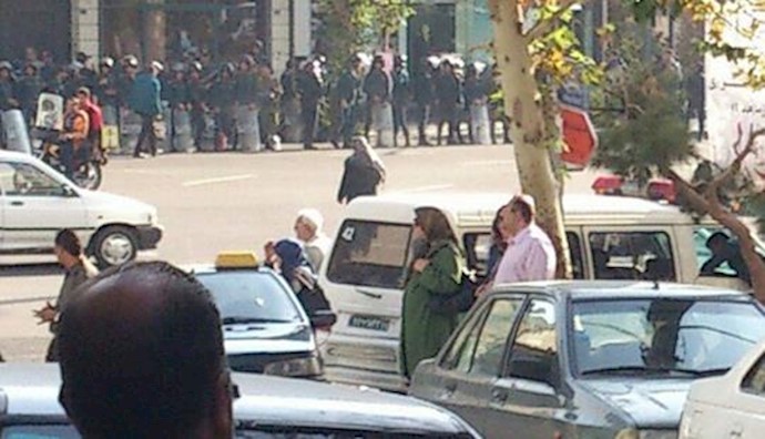 Tehran: Women protesters clash with security forces