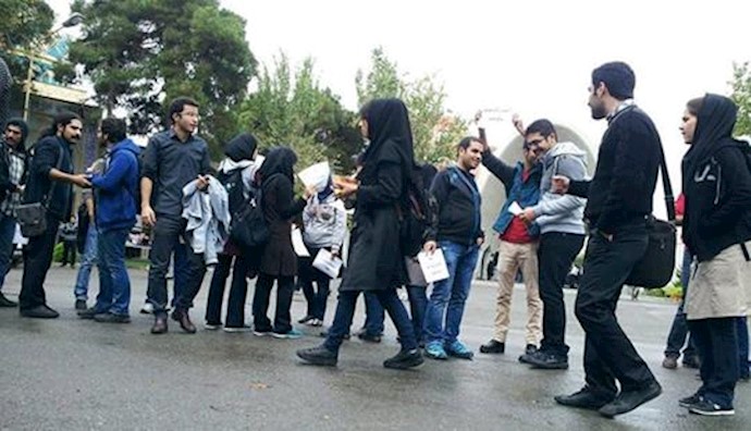  'Protest in Iran against acid attack'