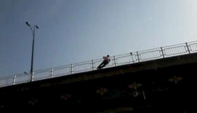  'A horrific scene of a worker committing suicide'