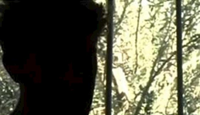 Iran: ‘confessions’ aired on state TV by 11 prisoners for online jokes about khomeini