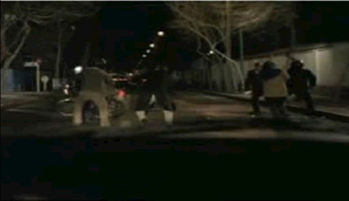 Tehran: clashes between Hafiz district youth and basij militants