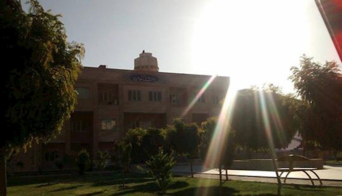 Iran: protest gathering of female university students