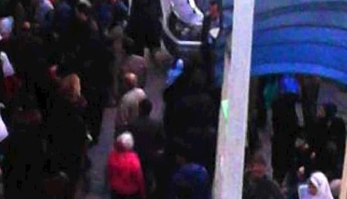 Iran: Families protest the rise of tuition in schools