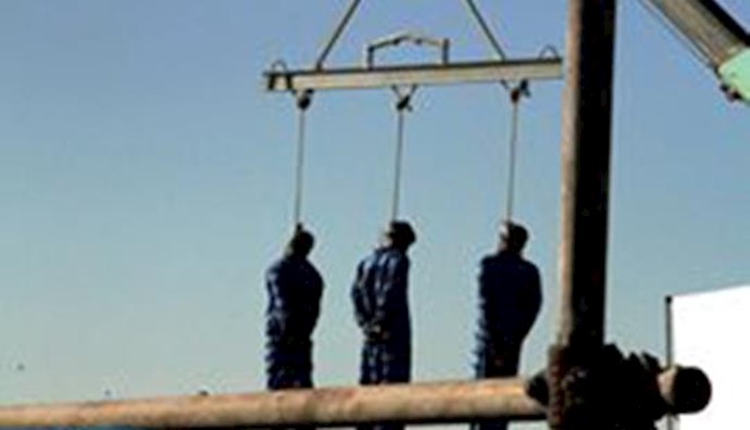 Iran: people expressing abhorrence at the public execution of 3 young men