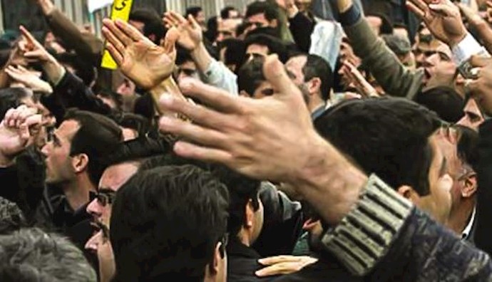 Iran: Teachers and Hotel personnel protest