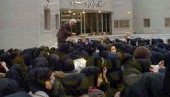 Iran, Urumia: Protest against the killings of two female students