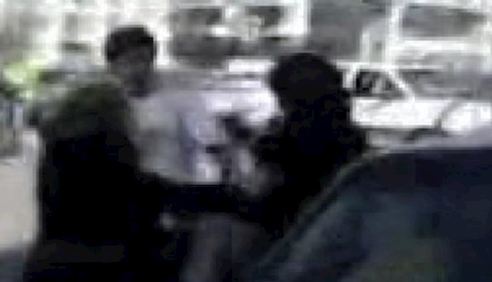 Tehran: Youth clash and punishing a Basij militant