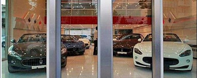 The collective protest of car exhibition owners against lootings by Traffic police