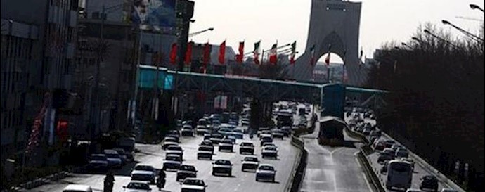 Iran: Youth punishing a plain clothes agent of Khamenei