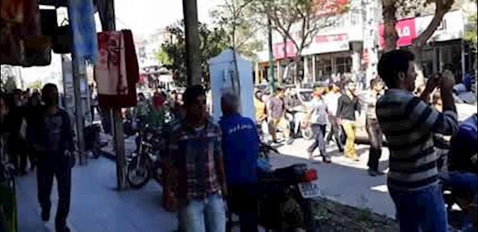 Clashes and scuttles continued in different parts of Dezful on Saturday night