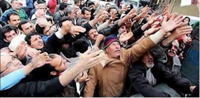 Iranians continue protesting Rouhani’s insulting food basket plan