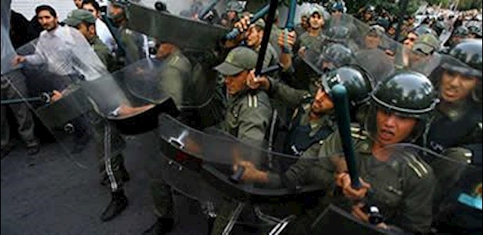 Iranian regime dispatches forces to south to quell protests
