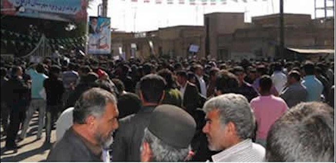 Sporadic clashes between Iranians and repressive police in restive city