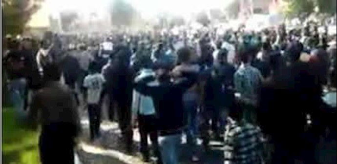 Iran’s Bakhtiari community continues protests, angry youths attack police station