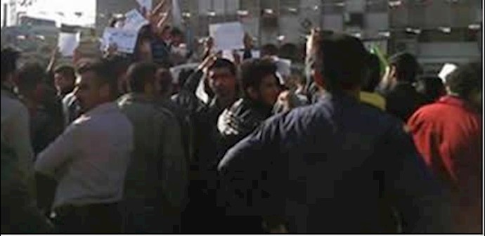 Iranian regime retreats before Bakhtiari popular uprising